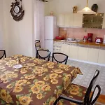 Nikolina Appartement *