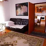 Nikolina Appartement *